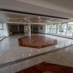  Apartment Beachfront Luxury